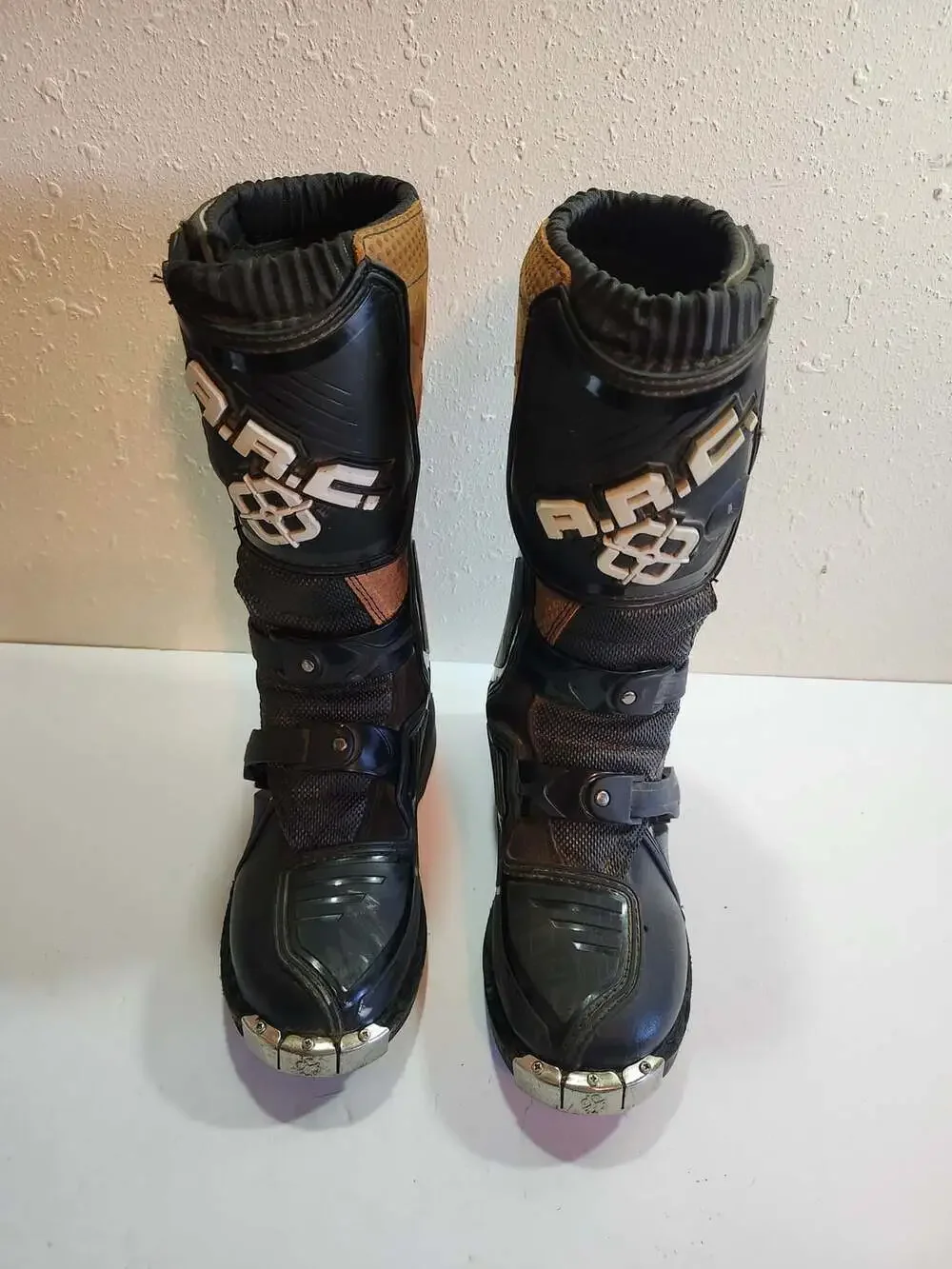 A.R.C. Motocross Boots Youth Size 5 Black Brown Off-Road Enduro